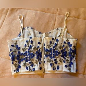 Women’s small zip up top